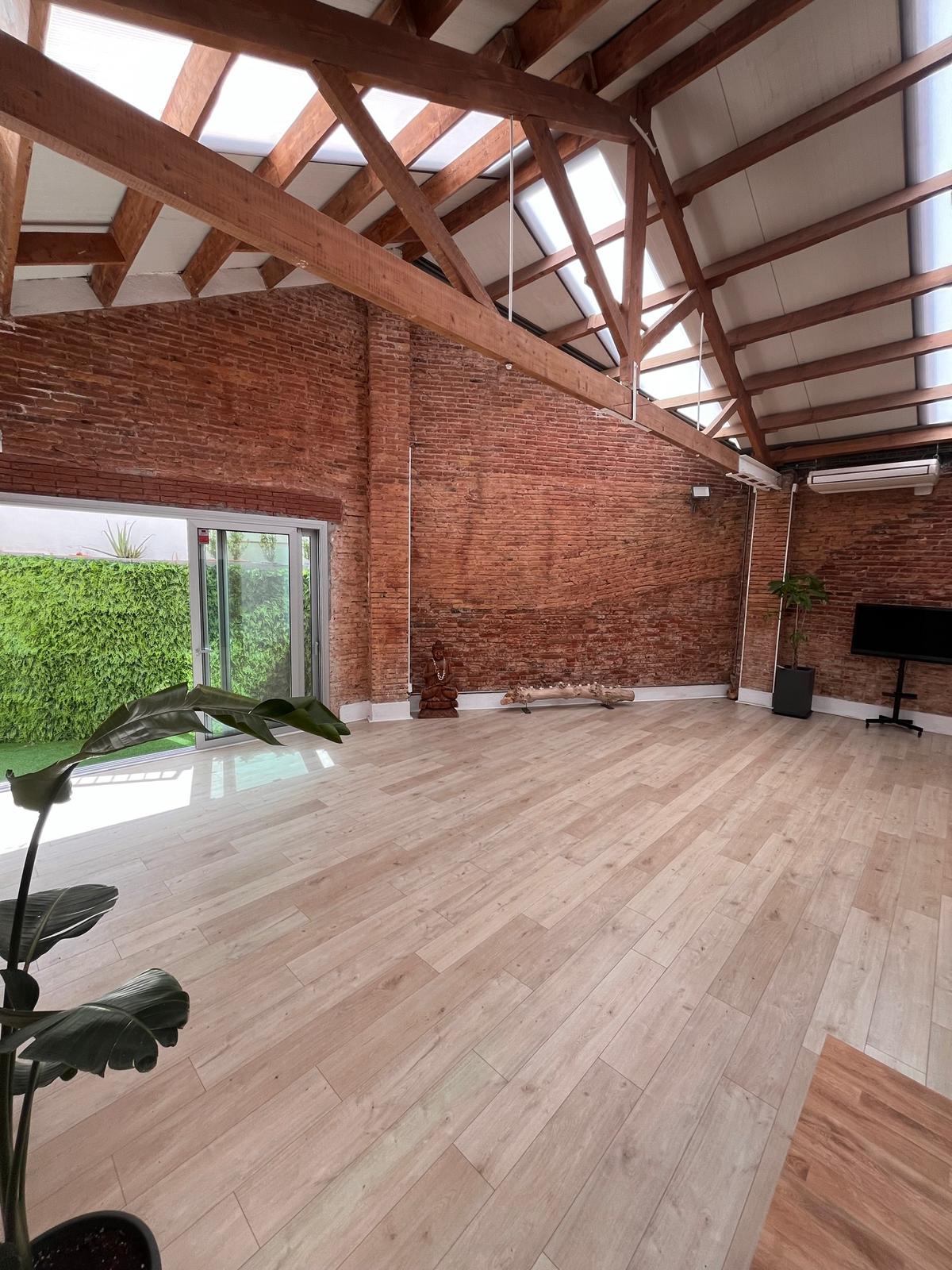 Sala Tierra grande para alquiler de fisioterapia en Barcelona